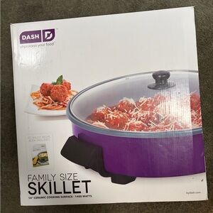 Dash Purple Family Skillet
